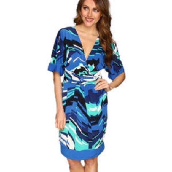 BCBGMaxAzria Dresses & Skirts - BCBGMaxazria Vibrant Dress